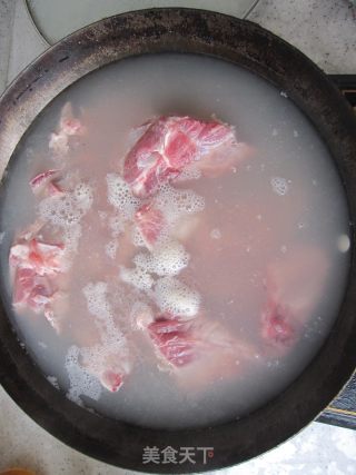 东北菜脊骨炖小白菜的做法步骤：4