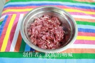 彩椒炒牛柳的做法步骤：1