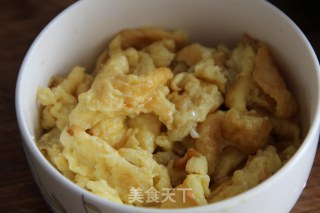 香肠彩蔬炒饭的做法步骤：1