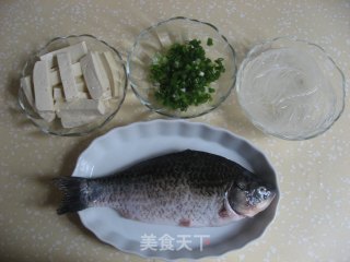奶白鲫鱼汤的做法步骤：1