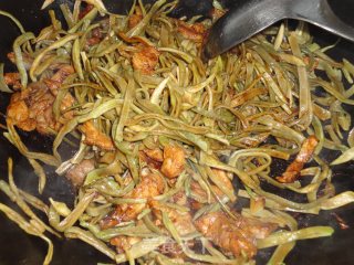 干豆角焖饼的做法步骤：7