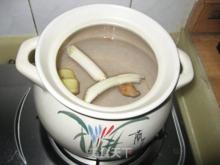 莲藕排骨汤的做法步骤：3