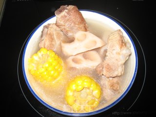 莲藕排骨汤的做法步骤：5
