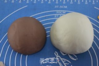 可可双色馒头的做法步骤：4