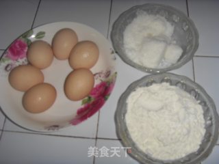 家用电饭堡蛋糕的做法步骤：1