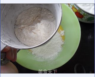 新手0失败8寸戚风蛋糕的做法步骤：4