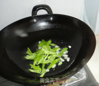 杏鲍菇炒香肠的做法步骤：4