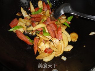 杏鲍菇炒香肠的做法步骤：8