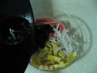 金针木耳拌火腿的做法步骤：10