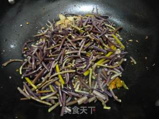 蕨菜炒花肉的做法步骤：6