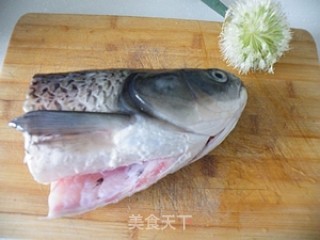 健脑益智助消化-----鱼头炖豆腐的做法步骤：1