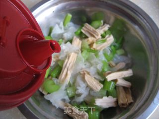 芹菜腐竹拌银耳的做法步骤：5