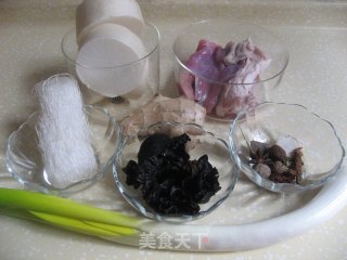 简单美味的羊肉汤的做法步骤：1