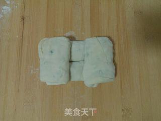 葱油千层饼的做法步骤：9