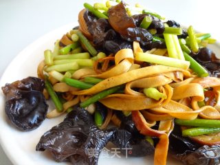 蒜苔木耳的做法步骤：6