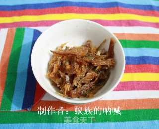 豆豉鲮鱼炒苦瓜的做法步骤：2