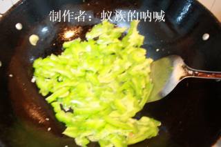豆豉鲮鱼炒苦瓜的做法步骤：4