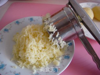 肉末土豆饼的做法步骤：3