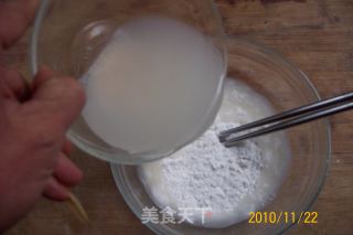 蒜香萝卜雀蛋饼的做法步骤：2