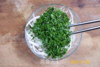 蒜香萝卜雀蛋饼的做法步骤：6