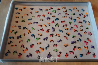 【我的烘培时间】幻想中的彩色豹纹世界---七彩豹纹蛋糕卷的做法步骤：31