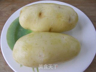 猪脚红烧地蛋的做法步骤：1