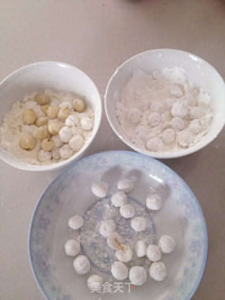 拔丝莲子的做法步骤：3