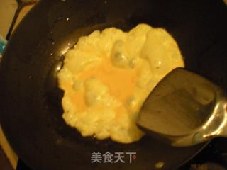 木耳炒鸡蛋的做法步骤：2