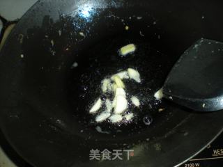 木耳炒鸡蛋的做法步骤：3
