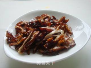 苦瓜炒腊猪耳朵的做法步骤：3