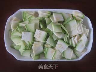 西红柿炒角瓜的做法步骤：1