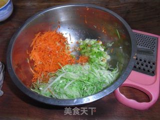 西葫芦胡萝卜鸡蛋饼的做法步骤：1