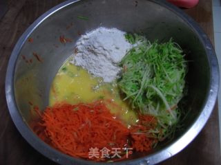 西葫芦胡萝卜鸡蛋饼的做法步骤：3