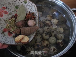 卤鹌鹑蛋的做法步骤：3