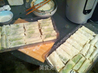 荠菜黄鱼春卷的做法步骤：6