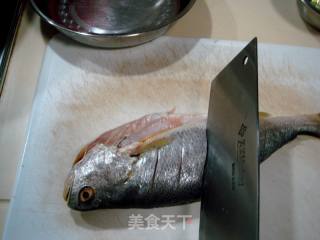 醋烧黄鱼的做法步骤：1