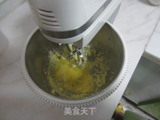 自创版焦饼（试验打蛋器之作品）的做法步骤：4