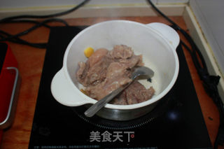葡酒苹果炖牛肋的做法步骤：4