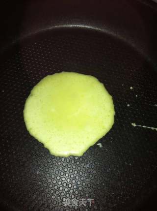 蛋卷般的芒果班戟的做法步骤：7