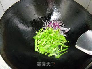 葱爆鱿鱼丝的做法步骤：5
