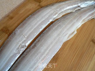 茄汁带鱼的做法步骤：1
