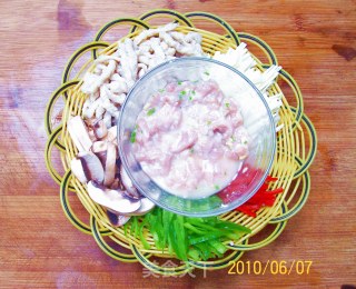 《缕缕情丝述衷肠》‘缕缕青丝素中肠’的做法步骤：5