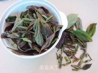 蚕豆煮枇杷叶的做法步骤：2