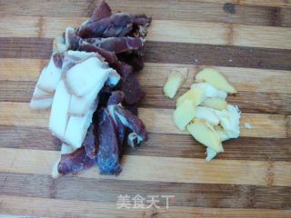 蚕豆煮枇杷叶的做法步骤：3