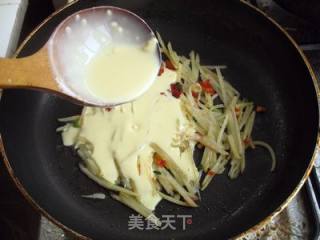 土豆丝鸡蛋饼的做法步骤：8