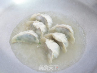 柴鱼煎饺的做法步骤：3