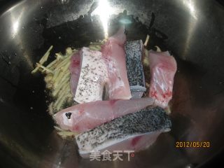 榨菜焖鱼的做法步骤：3