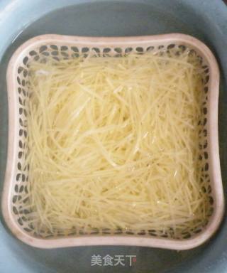 酸辣土豆丝的做法步骤：2