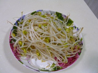看韩剧学韩式料理——泡菜蒸饺的做法步骤：4
