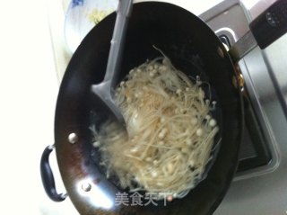 凉拌金针菇的做法步骤：2